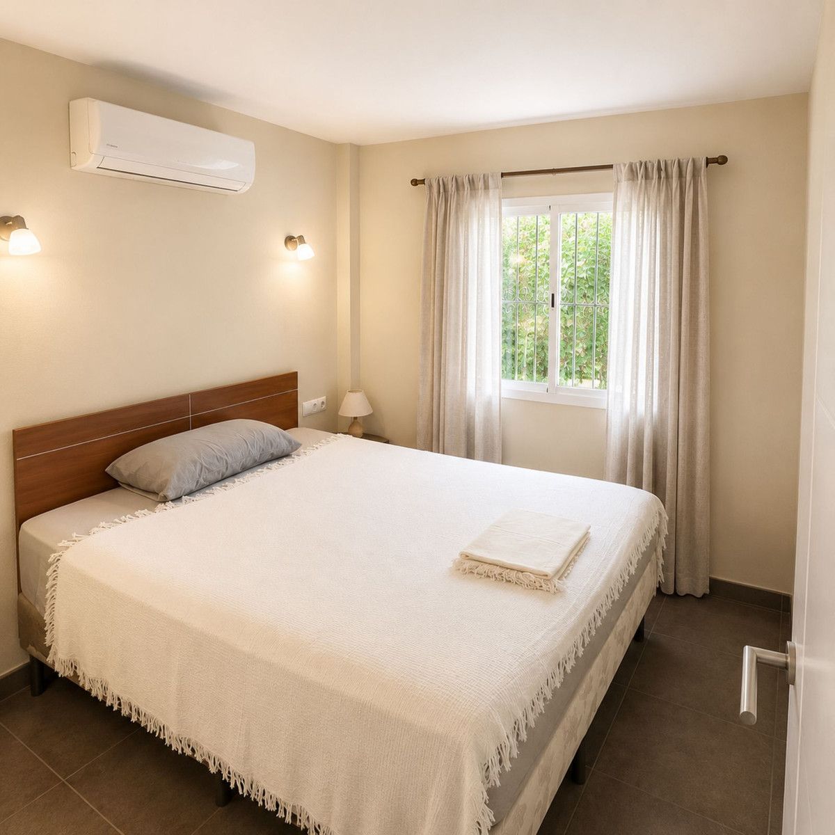 Detached Villa in El Faro, El Faro, 9/11