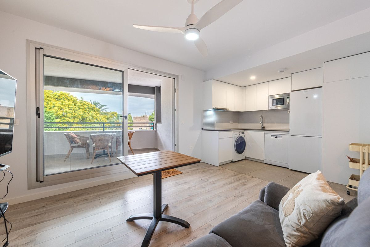 Apartamento en Planta Media en Torremolinos, Torremolinos, 12/12
