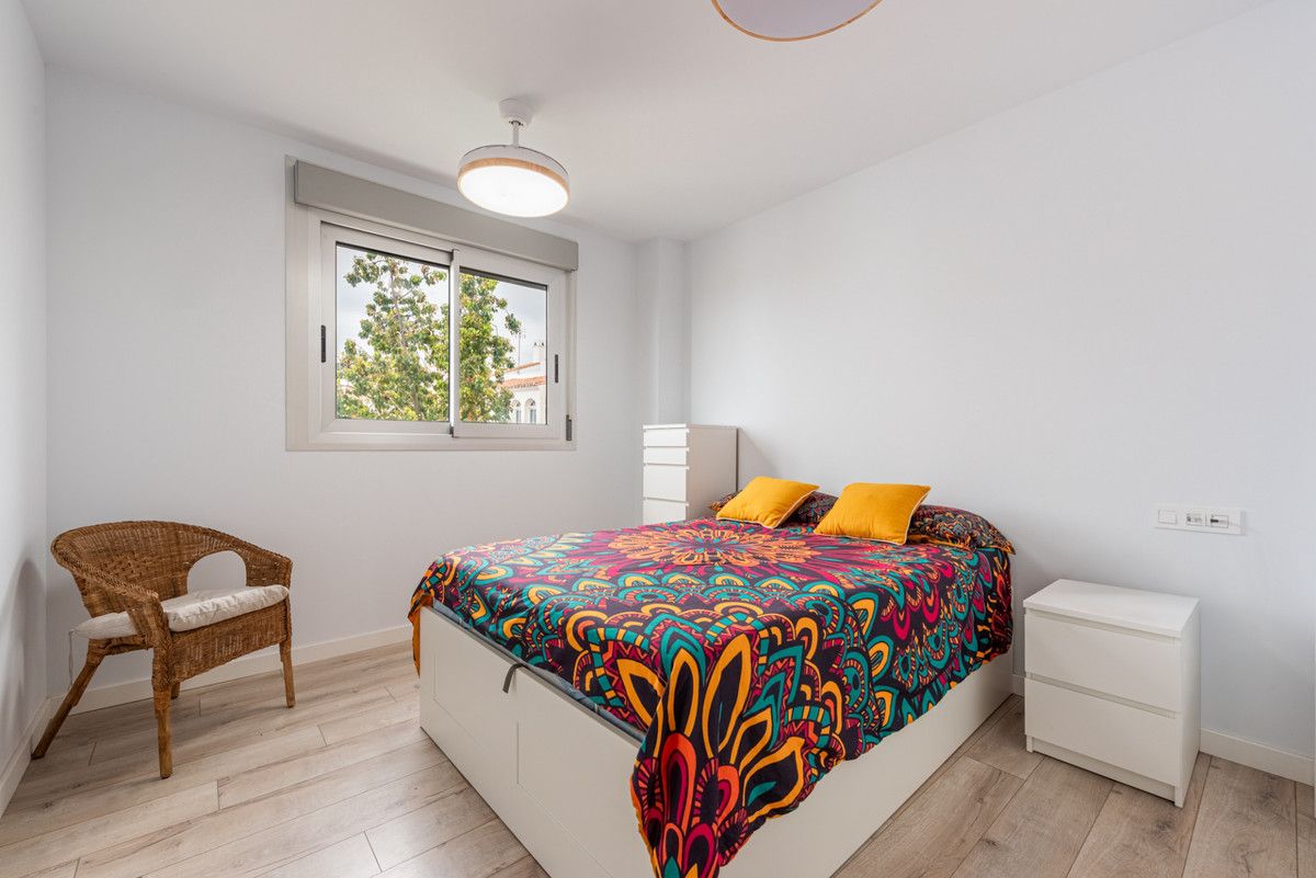 Apartamento en Planta Media en Torremolinos, Torremolinos, 4/12