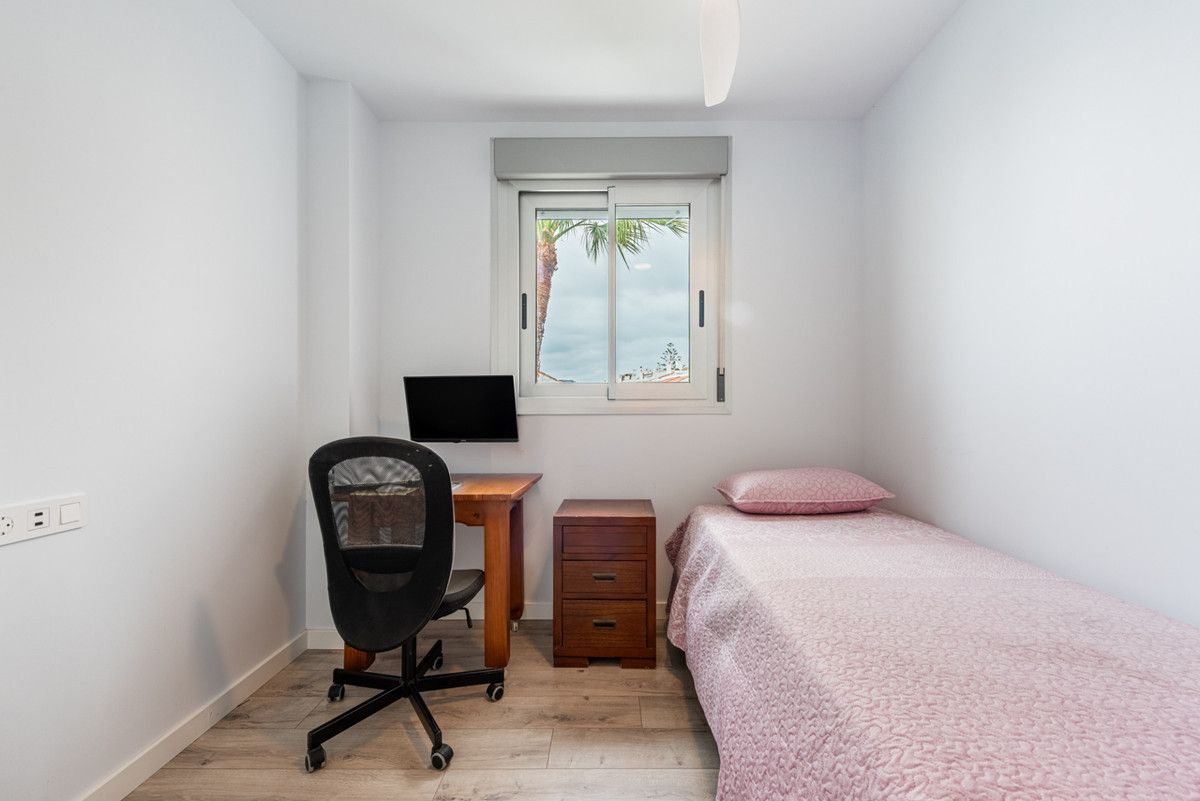 Apartamento en Planta Media en Torremolinos, Torremolinos, 8/12