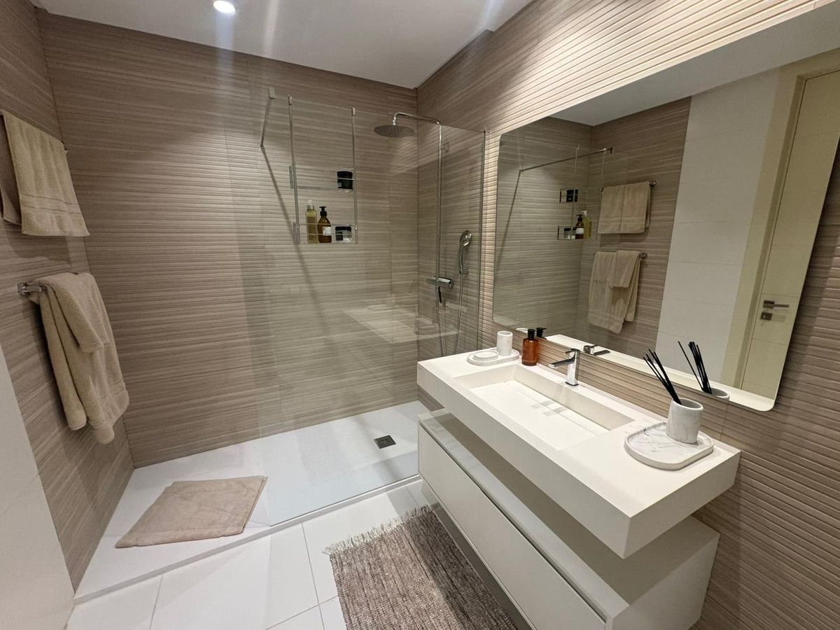 Appartement en étage intermédiaire à Benahavís, Benahavís, 12/12