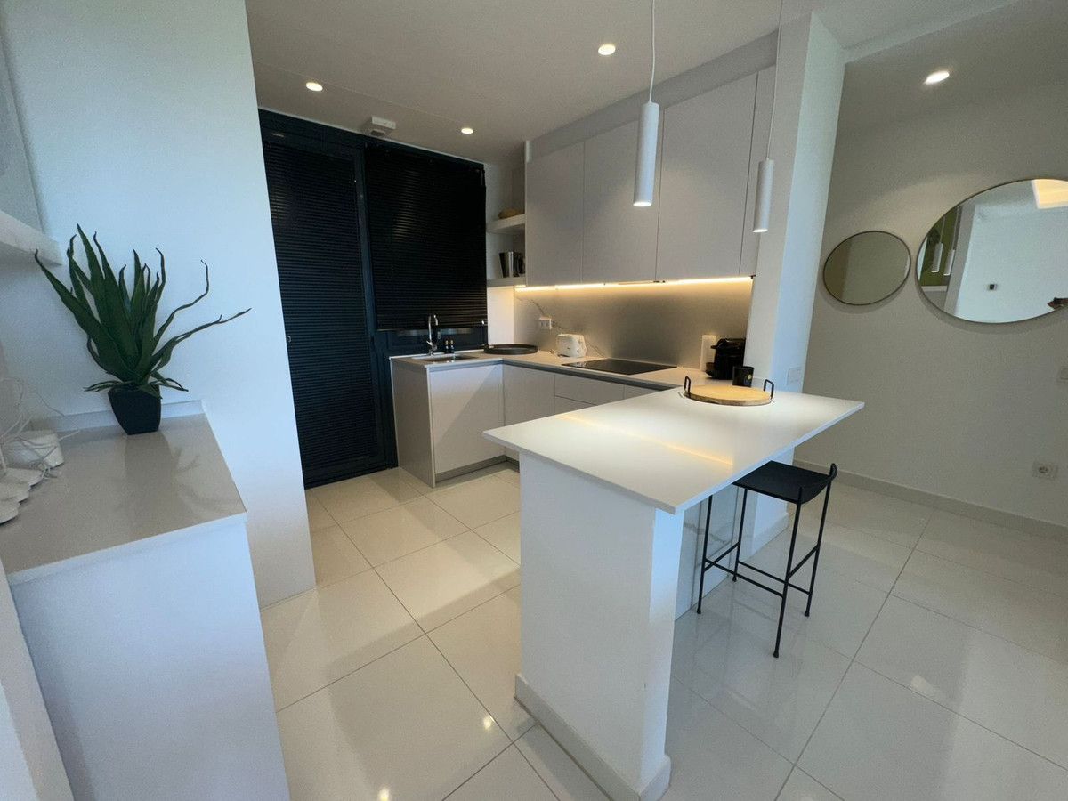 Appartement en étage intermédiaire à Benahavís, Benahavís, 6/12
