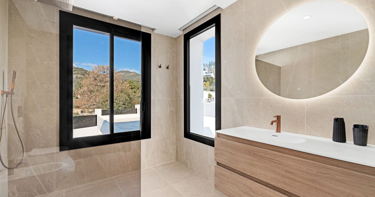 Fristående villa i El Madroñal, El Madroñal, 9/12