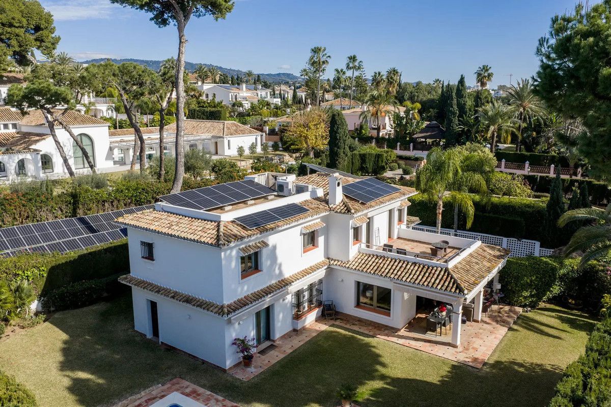 Vrijstaande Villa in Los Monteros, Los Monteros, 2/12