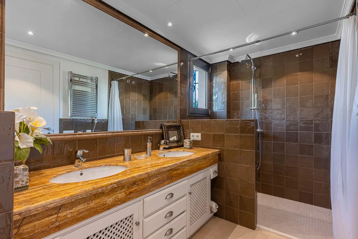 Vrijstaande Villa in Los Monteros, Los Monteros, 11/12