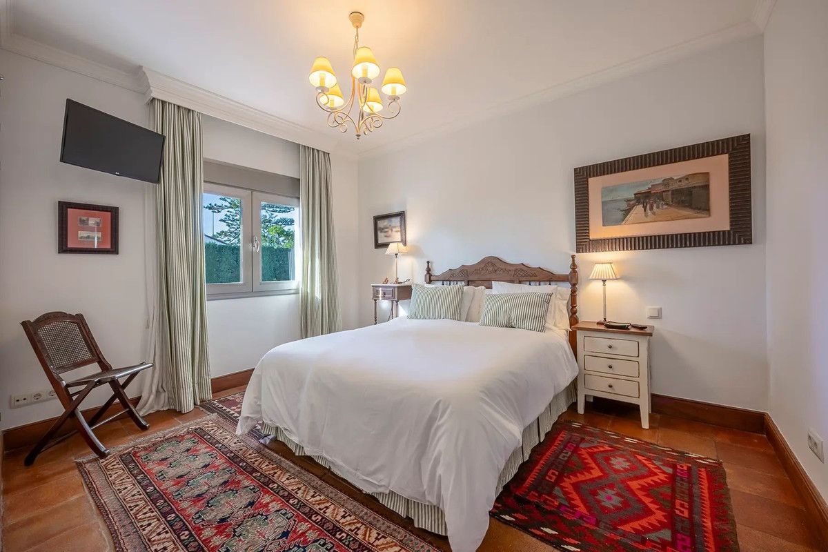 Vrijstaande Villa in Los Monteros, Los Monteros, 12/12