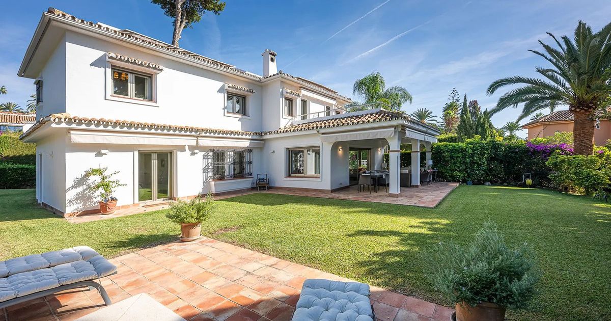 Vrijstaande Villa in Los Monteros, Los Monteros, 4/12