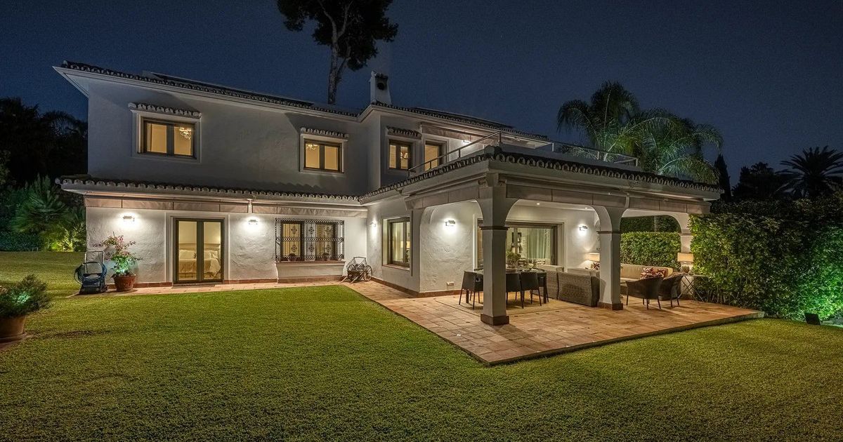Vrijstaande Villa in Los Monteros, Los Monteros, 5/12