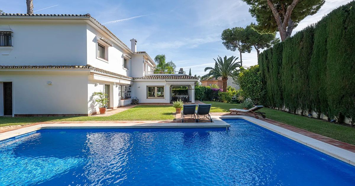 Vrijstaande Villa in Los Monteros, Los Monteros, 9/12