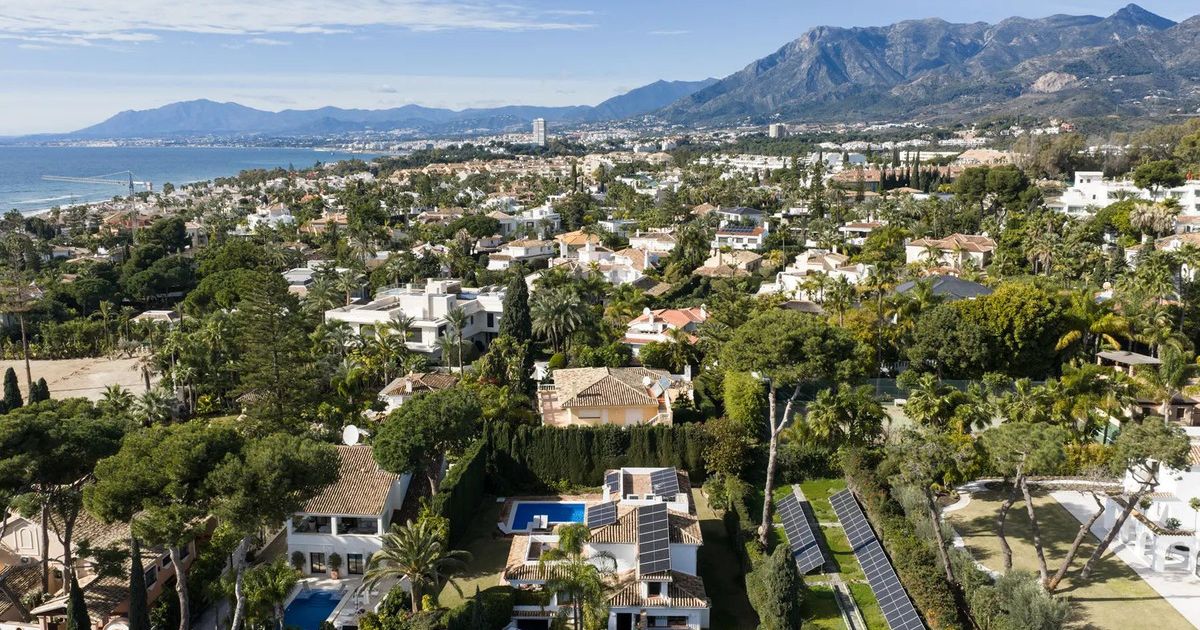 Vrijstaande Villa in Los Monteros, Los Monteros, 10/12