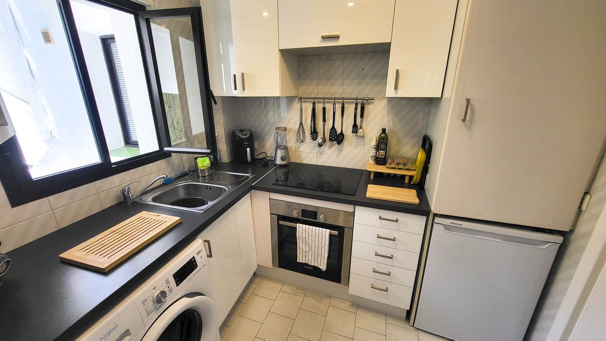 Apartamento en planta media en Calahonda, Calahonda, 11/12