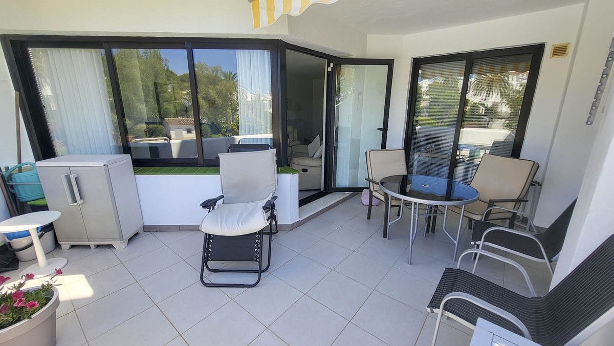 Apartamento en planta media en Calahonda, Calahonda, 9/12