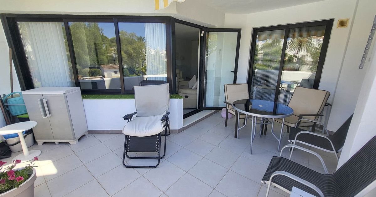Apartamento en planta media en Calahonda, Calahonda, 9/12