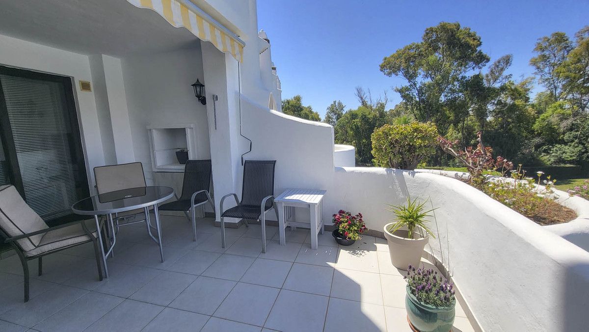 Apartamento en planta media en Calahonda, Calahonda, 10/12
