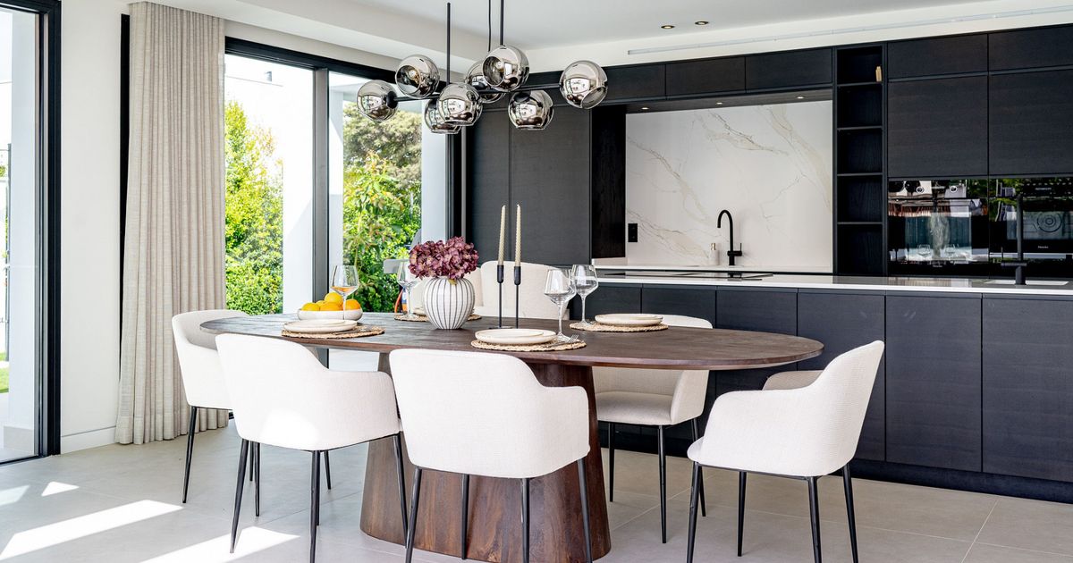 Villa in Marbella East, Las Chapas, Marbella East, 2/12
