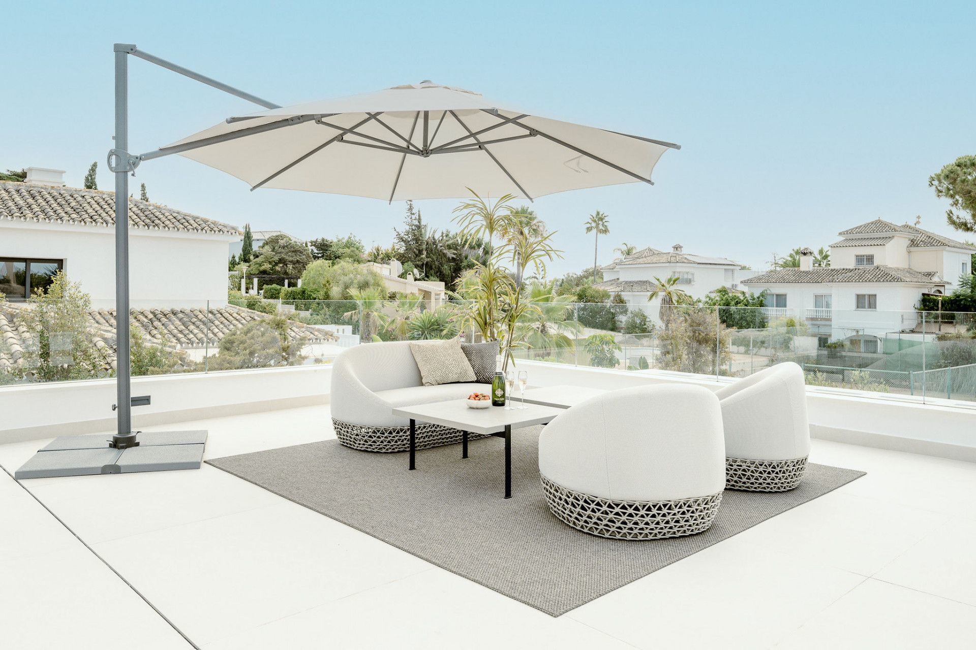 Villa in Marbella East, Las Chapas, Marbella East, 11/12