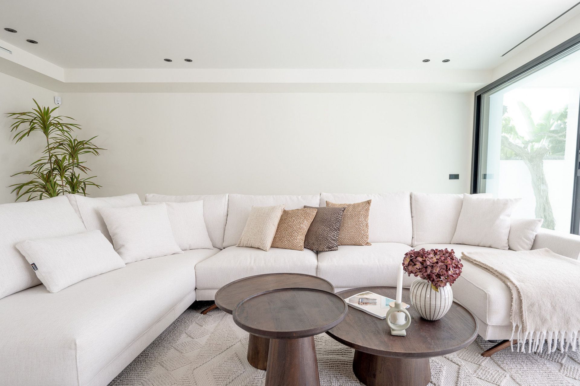 Villa in Marbella East, Las Chapas, Marbella East, 8/12