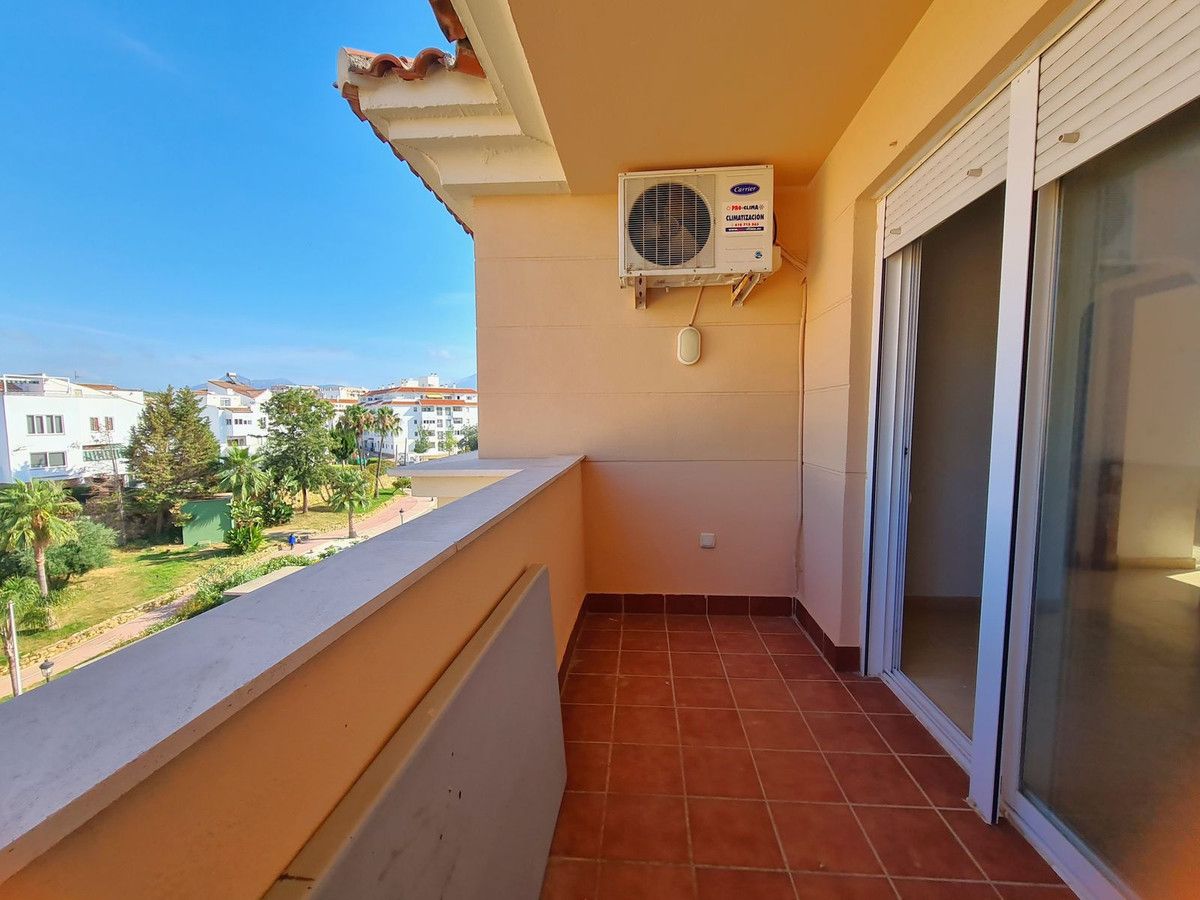 Middle Floor Apartment in San Luis de Sabinillas, San Luis de Sabinillas, 1/12