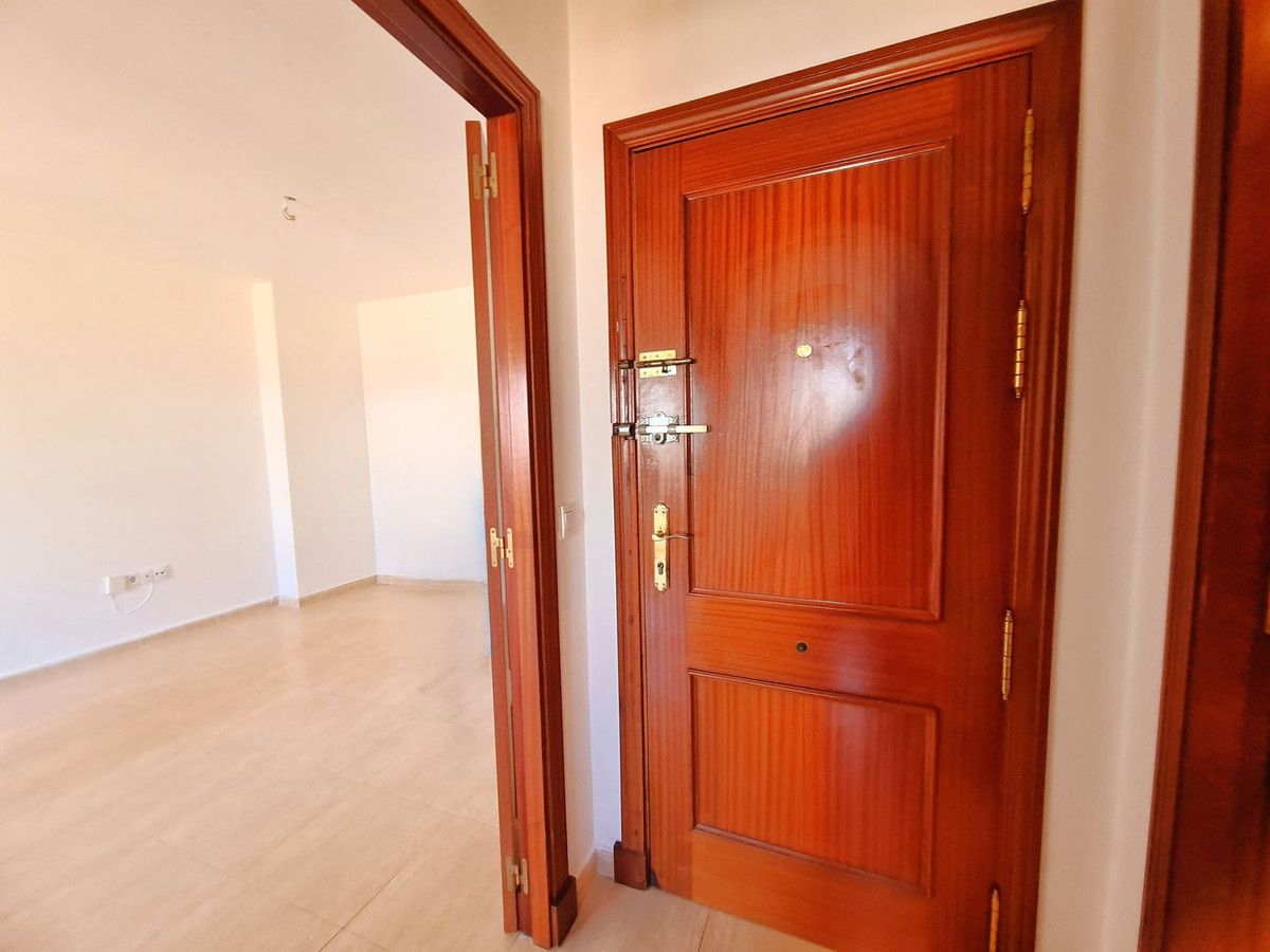 Middle Floor Apartment in San Luis de Sabinillas, San Luis de Sabinillas, 12/12
