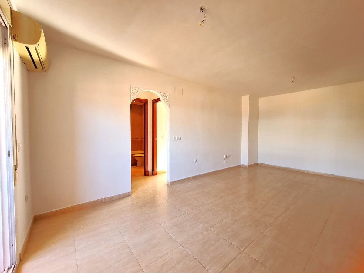 Middle Floor Apartment in San Luis de Sabinillas, San Luis de Sabinillas, 4/12