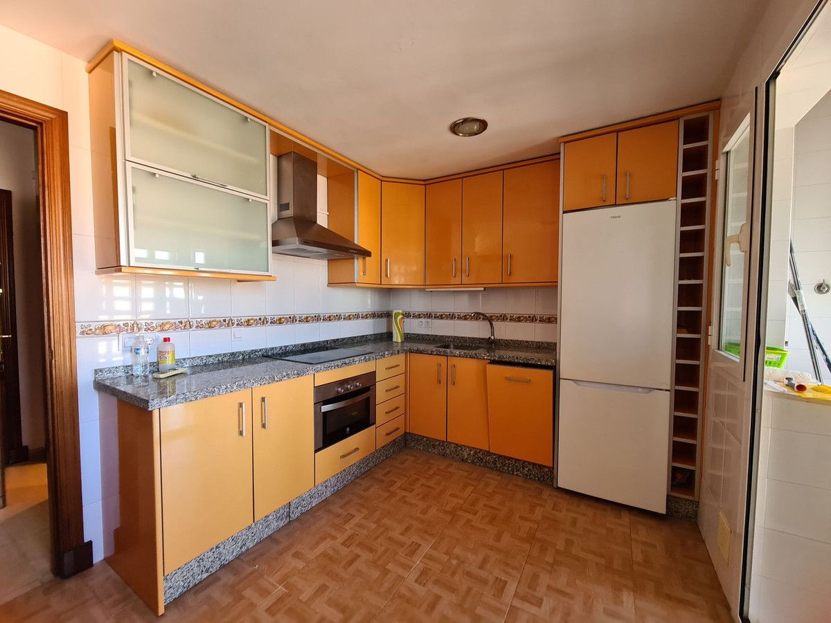 Middle Floor Apartment in San Luis de Sabinillas, San Luis de Sabinillas, 7/12