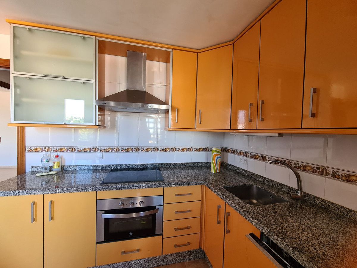 Middle Floor Apartment in San Luis de Sabinillas, San Luis de Sabinillas, 8/12