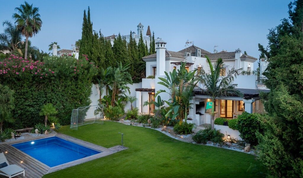 Villa independiente en Estepona, Estepona, 2/12