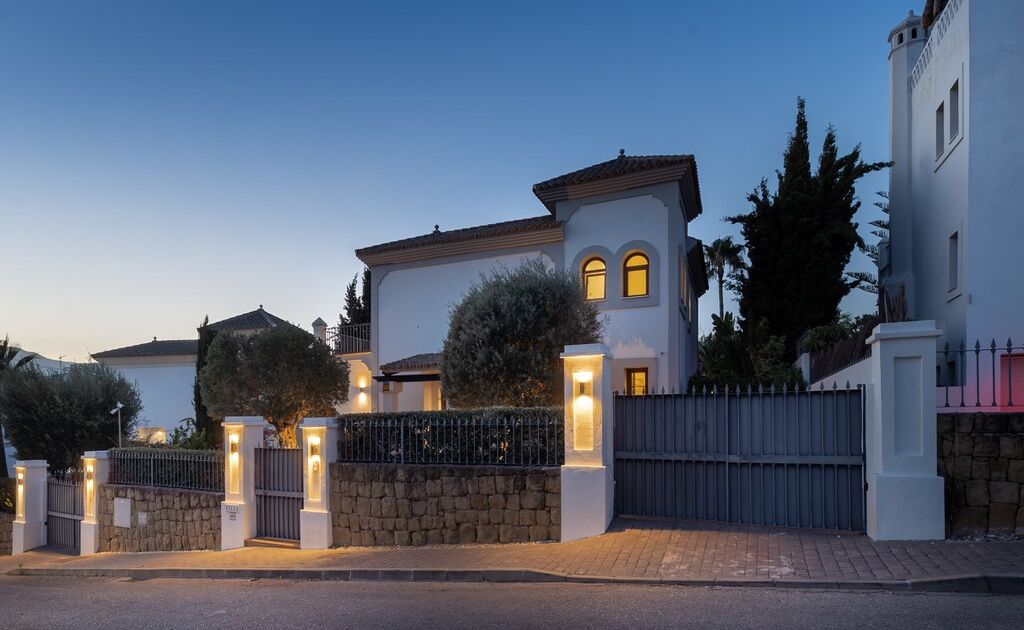 Villa independiente en Estepona, Estepona, 4/12
