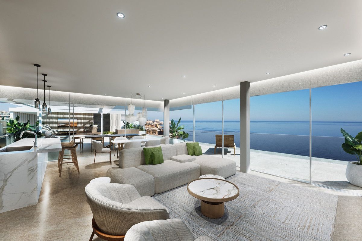 Apartamento en planta media en Fuengirola, Fuengirola, 4/12
