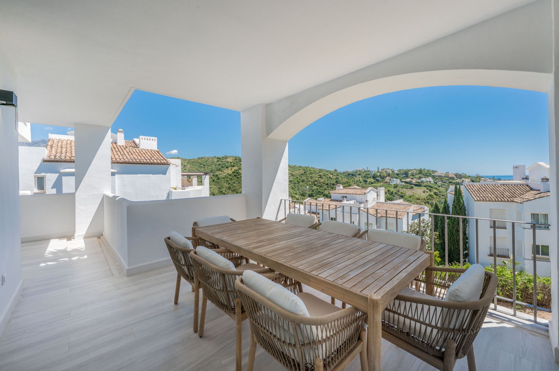 Apartment in Benahavis, Altos de La Quinta, Benahavis, 1/12