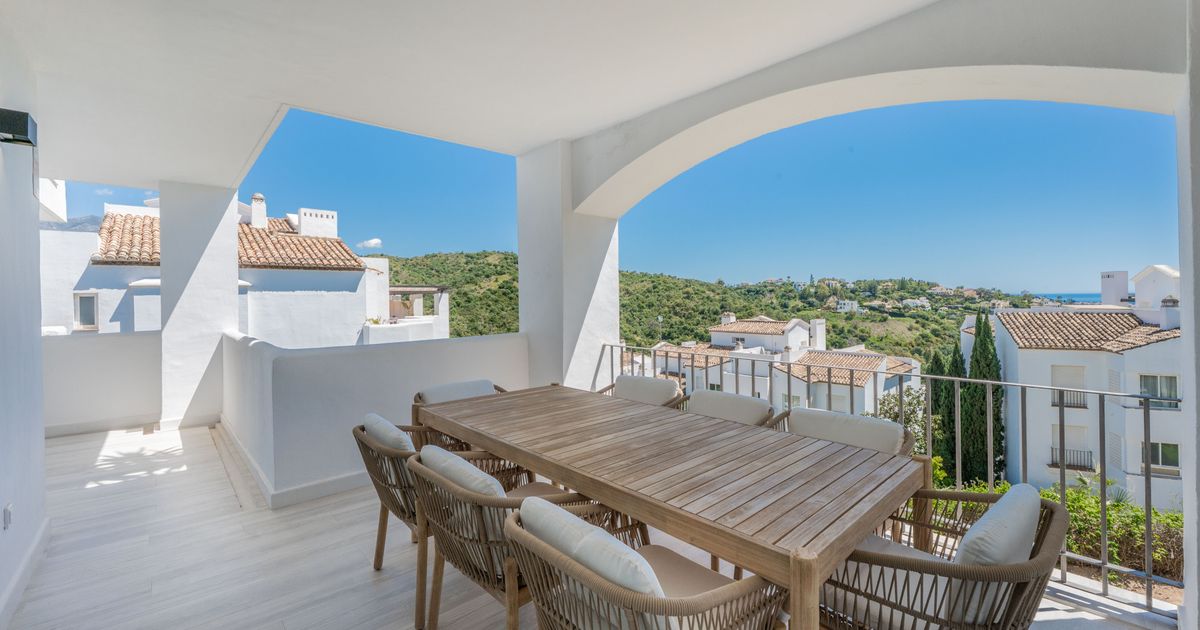 Apartment in Benahavis, Altos de La Quinta, Benahavis, 1/12