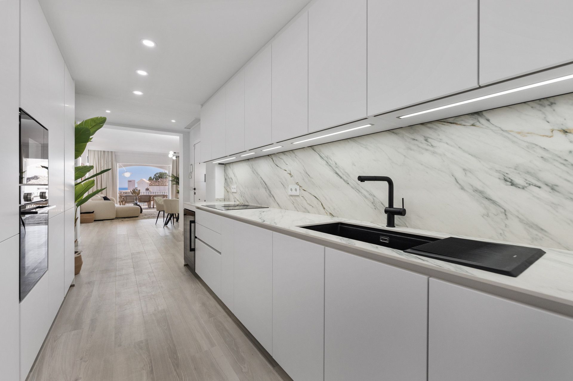 Apartment in Benahavis, Altos de La Quinta, Benahavis, 6/12