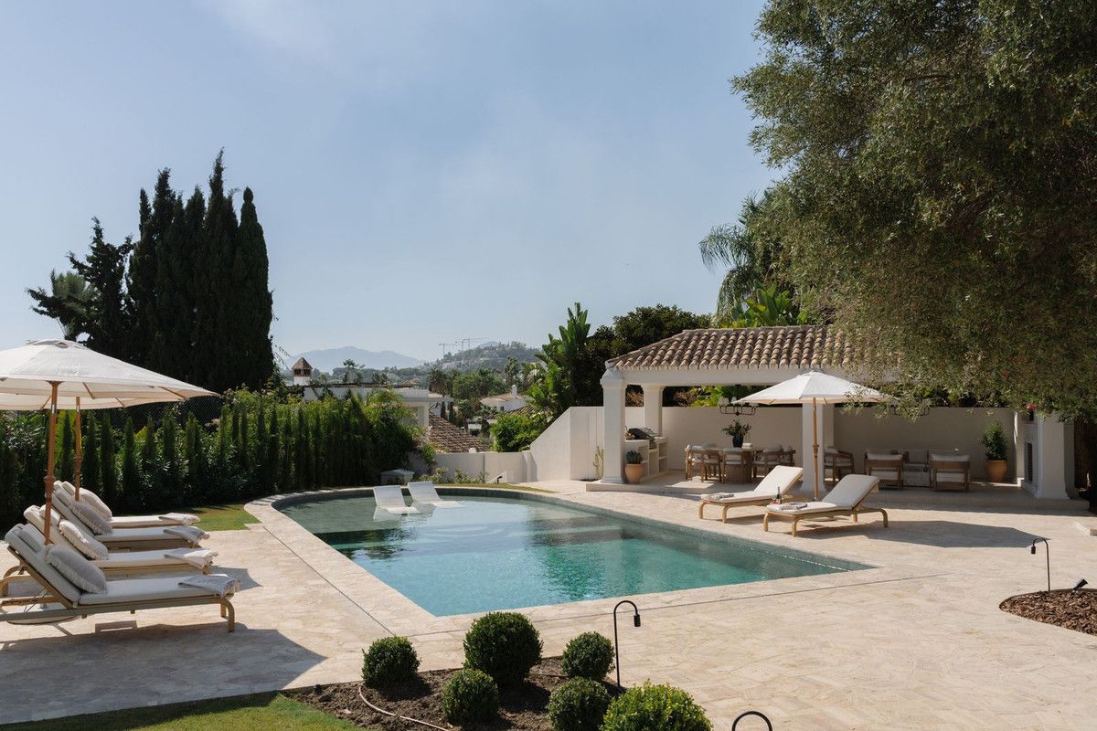 Freistehende Villa in Nueva Andalucía, Nueva Andalucía, 2/12