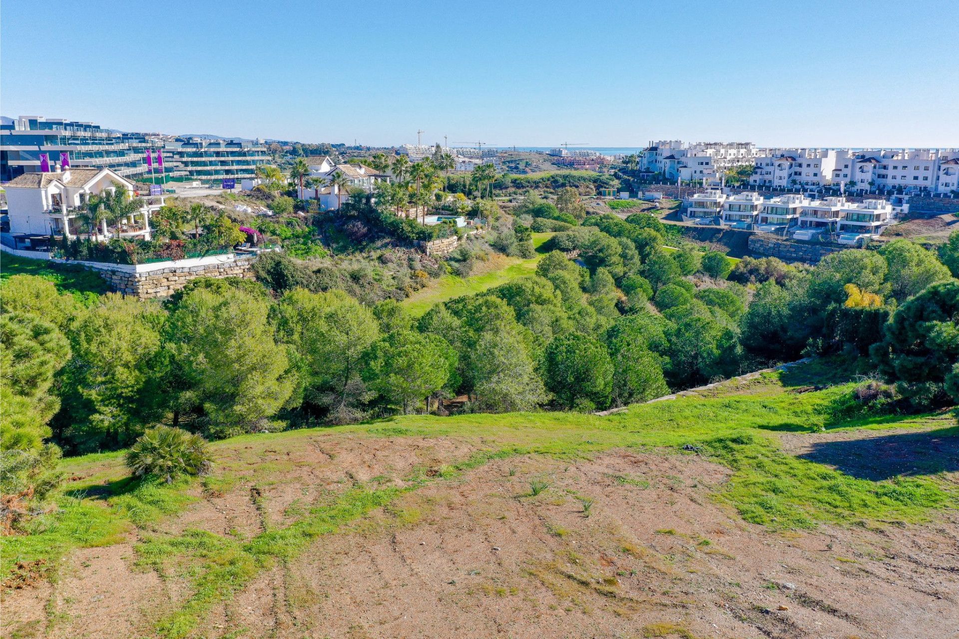Plot in Estepona, La Resina Golf, Estepona, 2/9