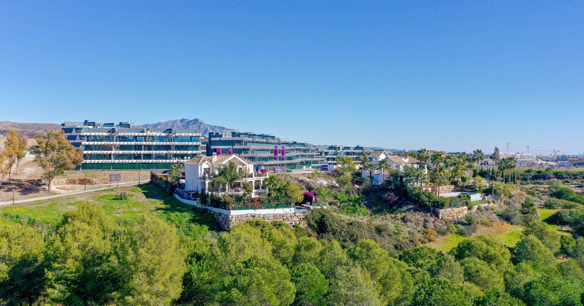 Plot in Estepona, La Resina Golf, Estepona, 4/9