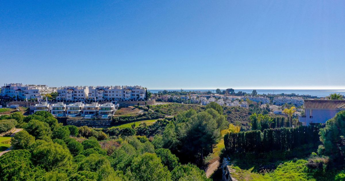 Plot in Estepona, La Resina Golf, Estepona, 9/9