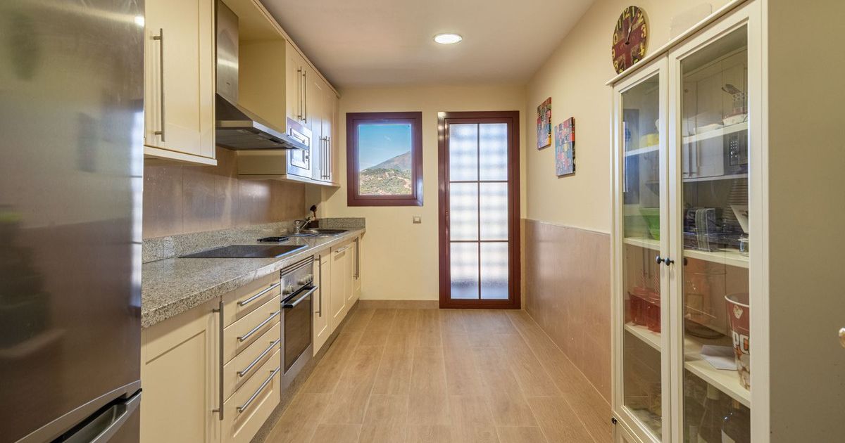 Penthouse Duplex in New Golden Mile, New Golden Mile, 8/12