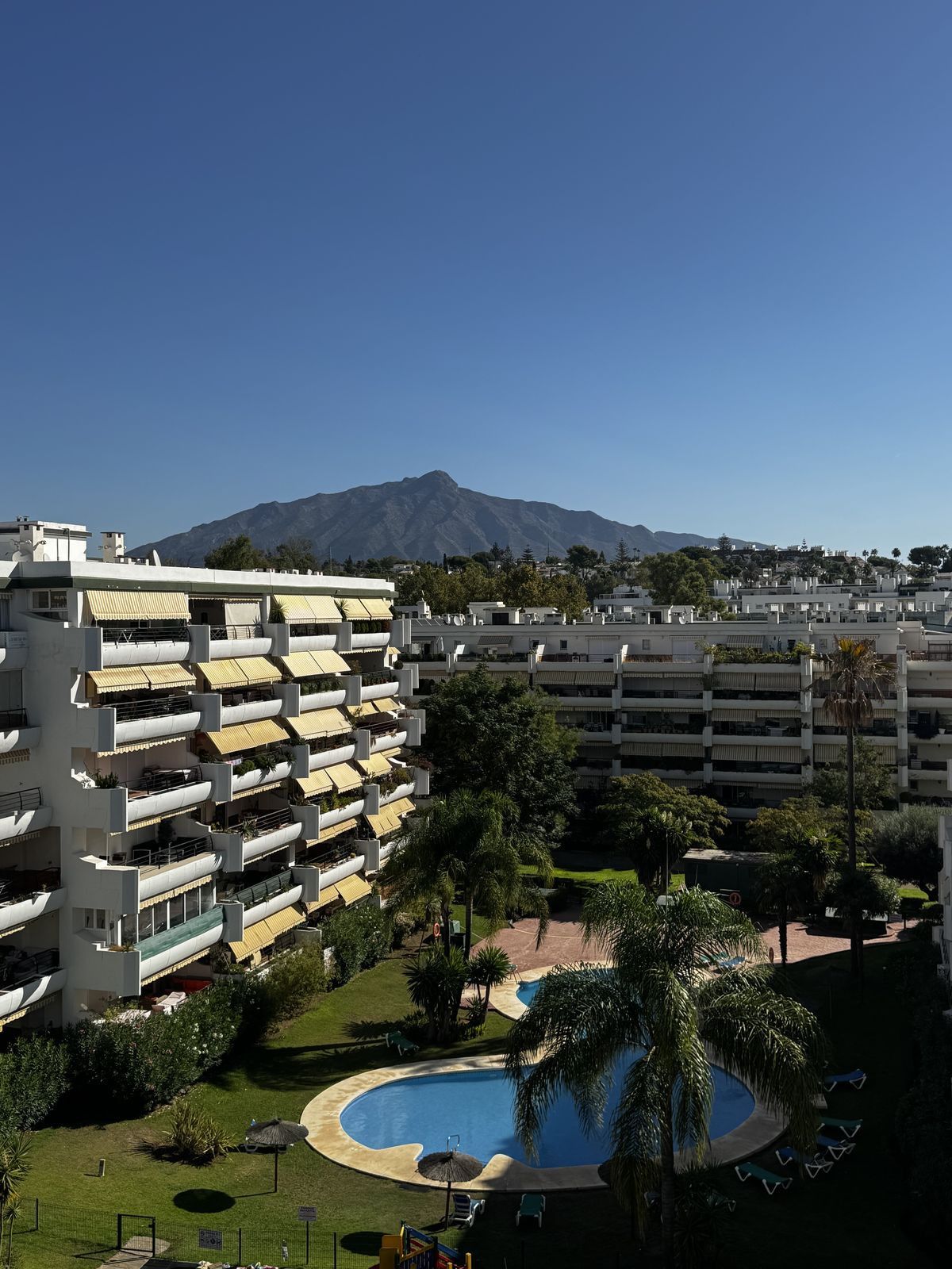 Appartement op de middelste verdieping in San Pedro de Alcántara, San Pedro de Alcántara, 1/12