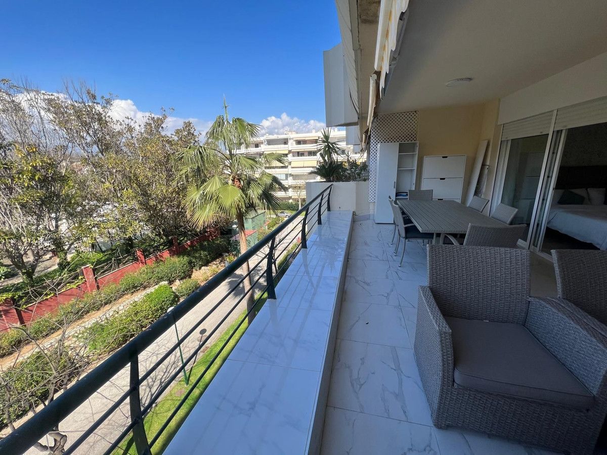 Appartement op de middelste verdieping in San Pedro de Alcántara, San Pedro de Alcántara, 3/12