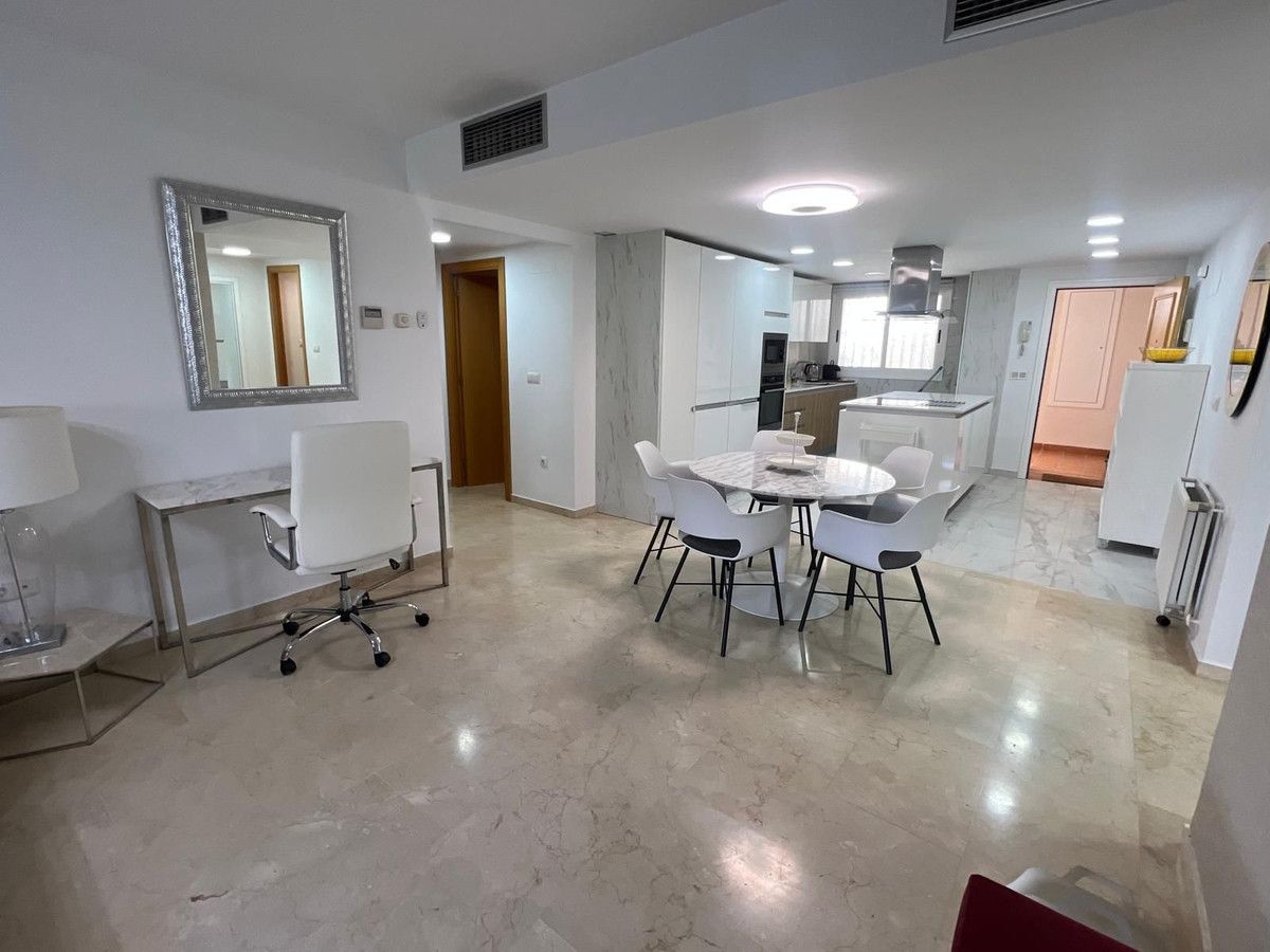 Appartement op de middelste verdieping in San Pedro de Alcántara, San Pedro de Alcántara, 4/12