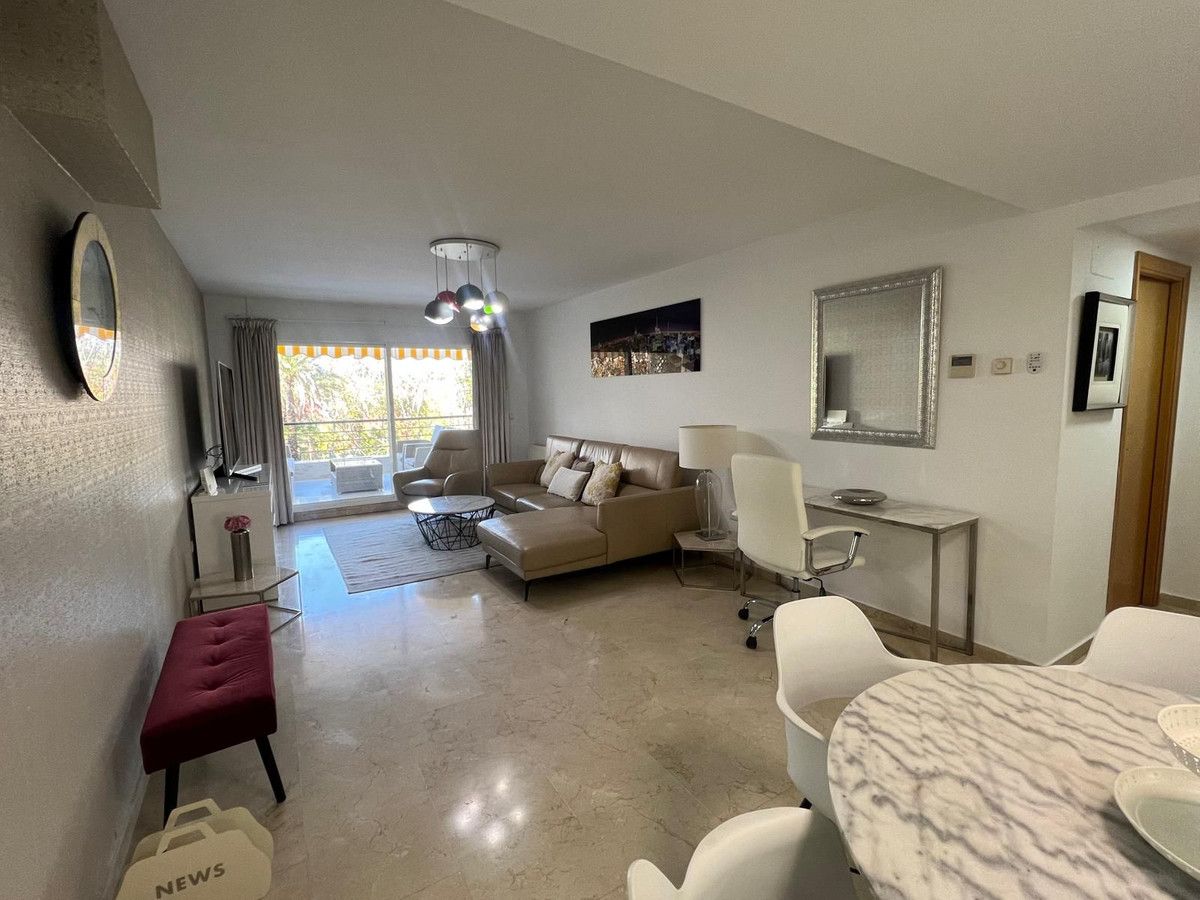 Appartement op de middelste verdieping in San Pedro de Alcántara, San Pedro de Alcántara, 9/12