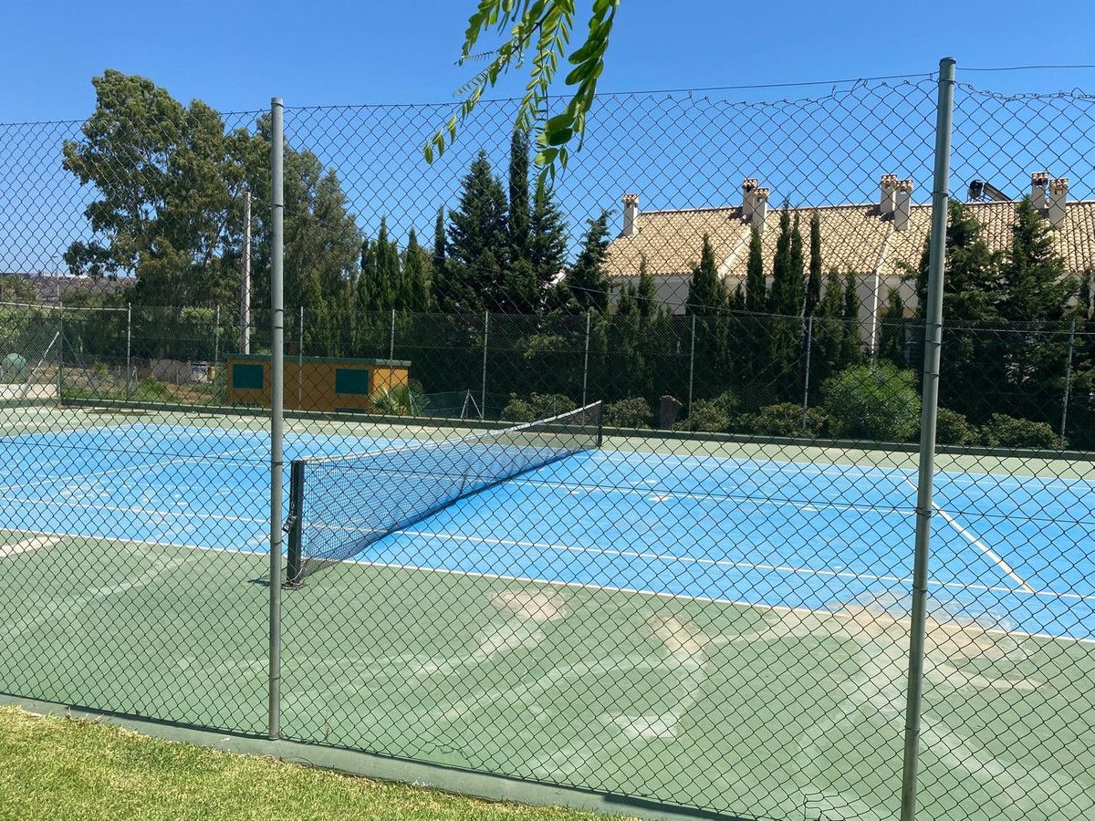 Apartamento en planta media en Estepona, Estepona, 2/12