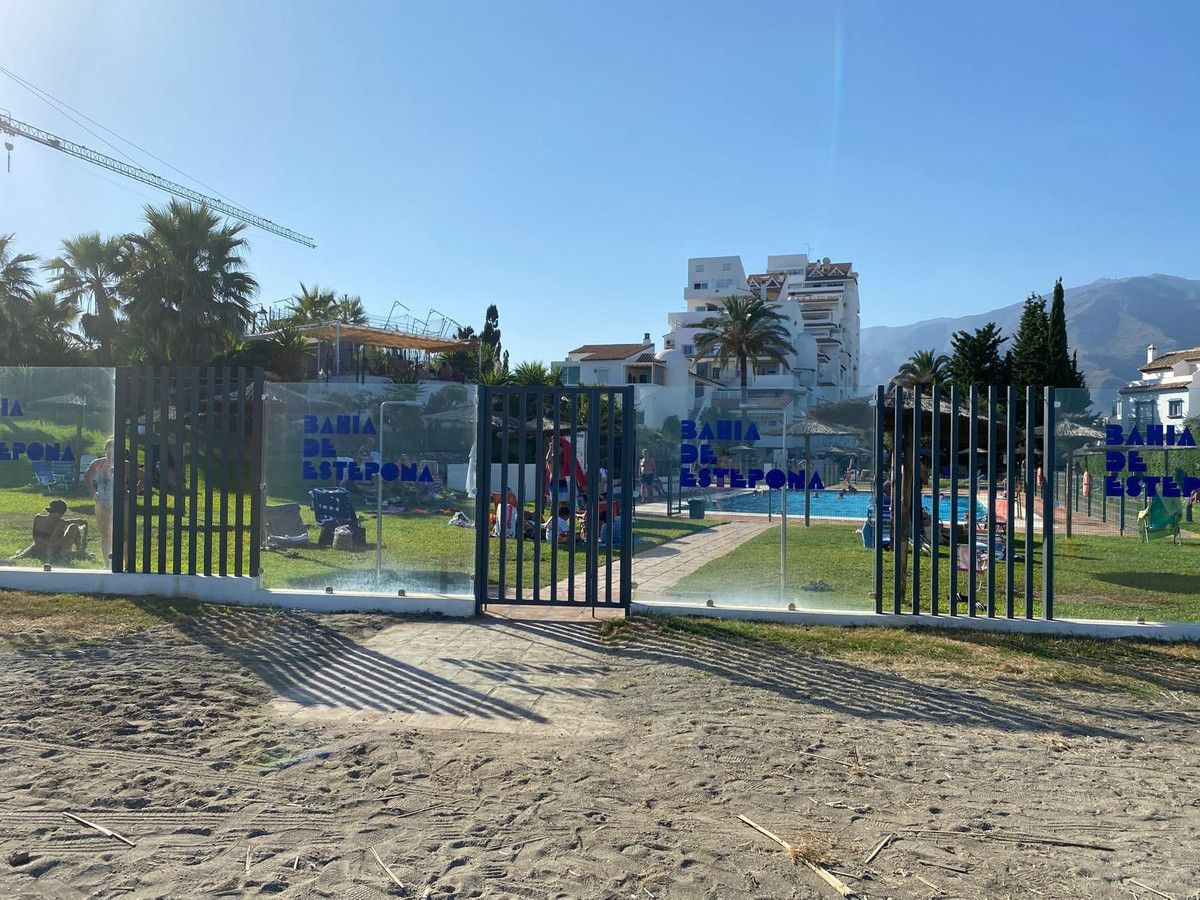 Apartamento en planta media en Estepona, Estepona, 3/12