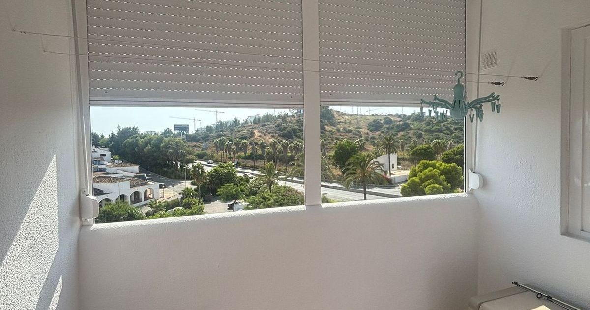 Apartamento en planta media en Estepona, Estepona, 8/12