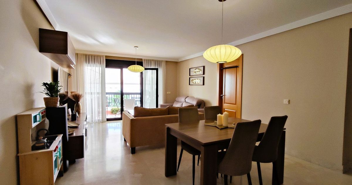 Middle Floor Apartment in San Pedro de Alcántara, San Pedro de Alcántara, 6/12
