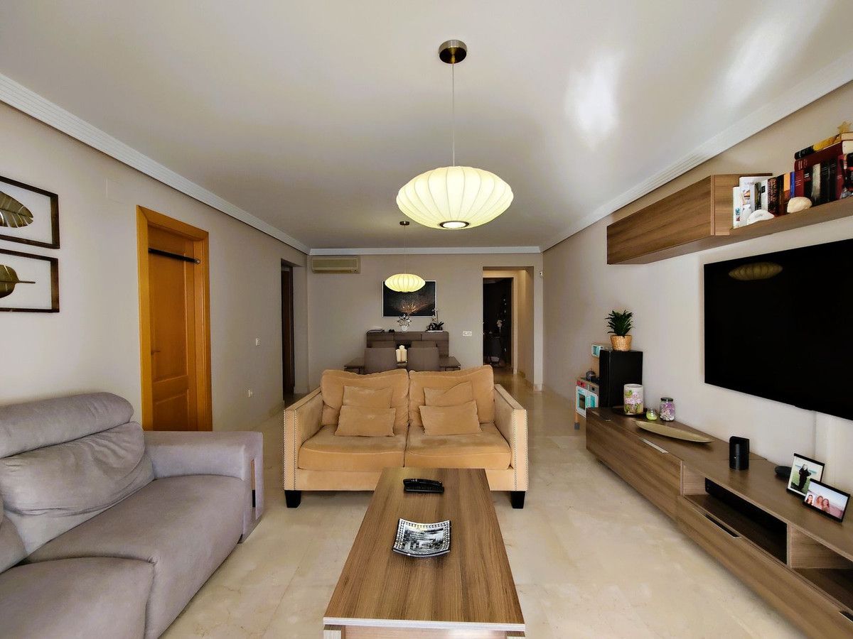 Middle Floor Apartment in San Pedro de Alcántara, San Pedro de Alcántara, 9/12
