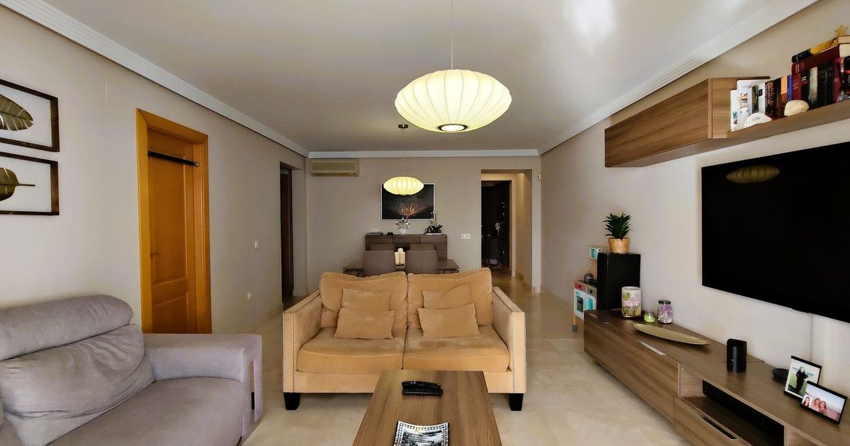 Middle Floor Apartment in San Pedro de Alcántara, San Pedro de Alcántara, 9/12