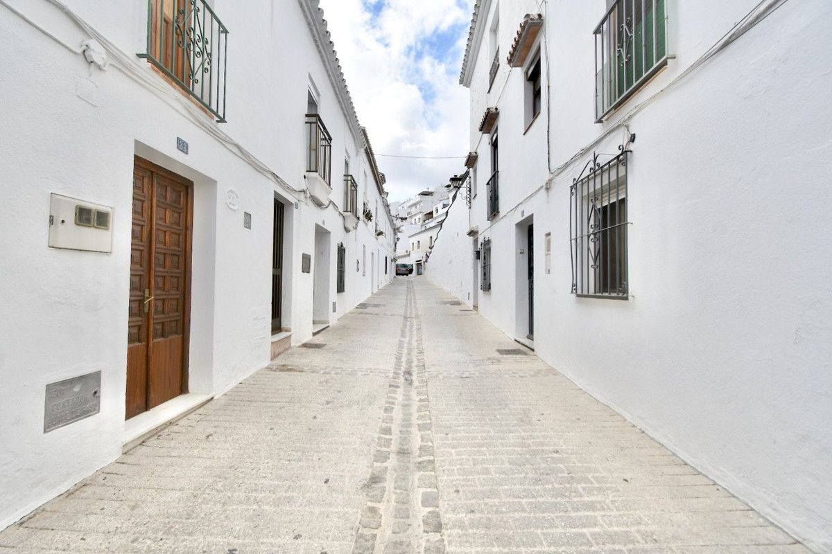 Middle Floor Apartment in Mijas, Mijas, 1/12