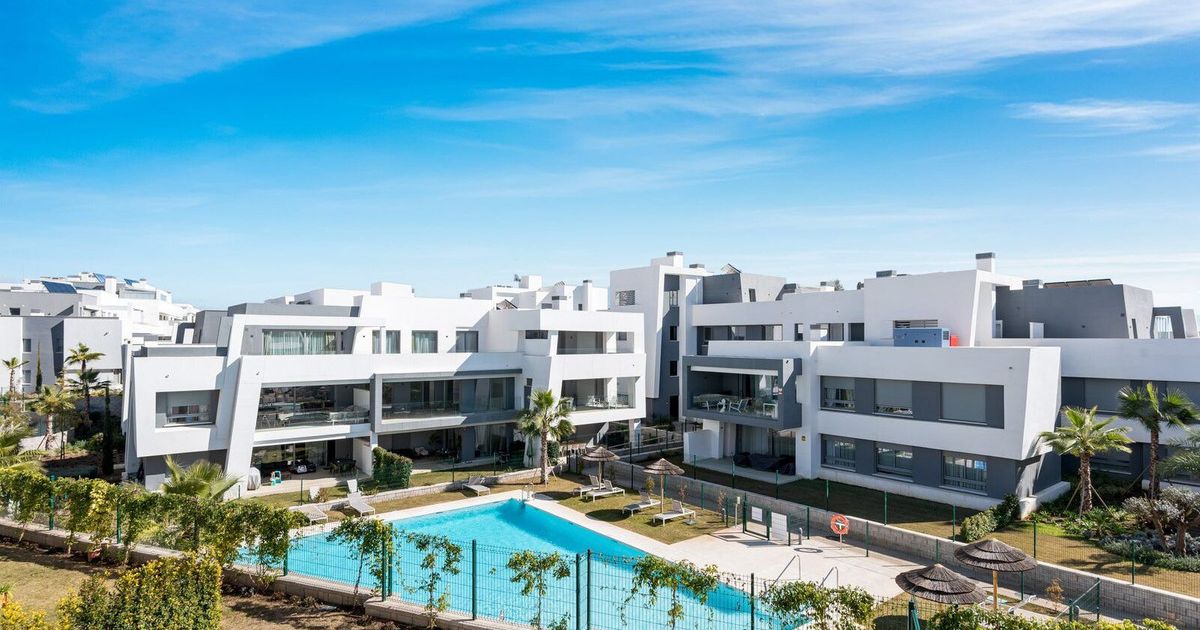 Ground Floor Apartment in Estepona, Estepona, 1/10