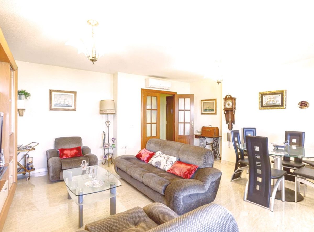 Appartement op de middelste verdieping in Fuengirola, Fuengirola, 3/12